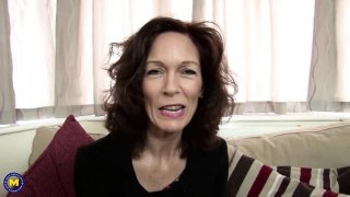 Hairy mature milf uses vibrator on her bushy pussy in casting solo hd